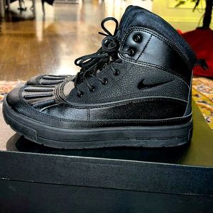 NWOT Nike Woodside 2 High ACG Boots